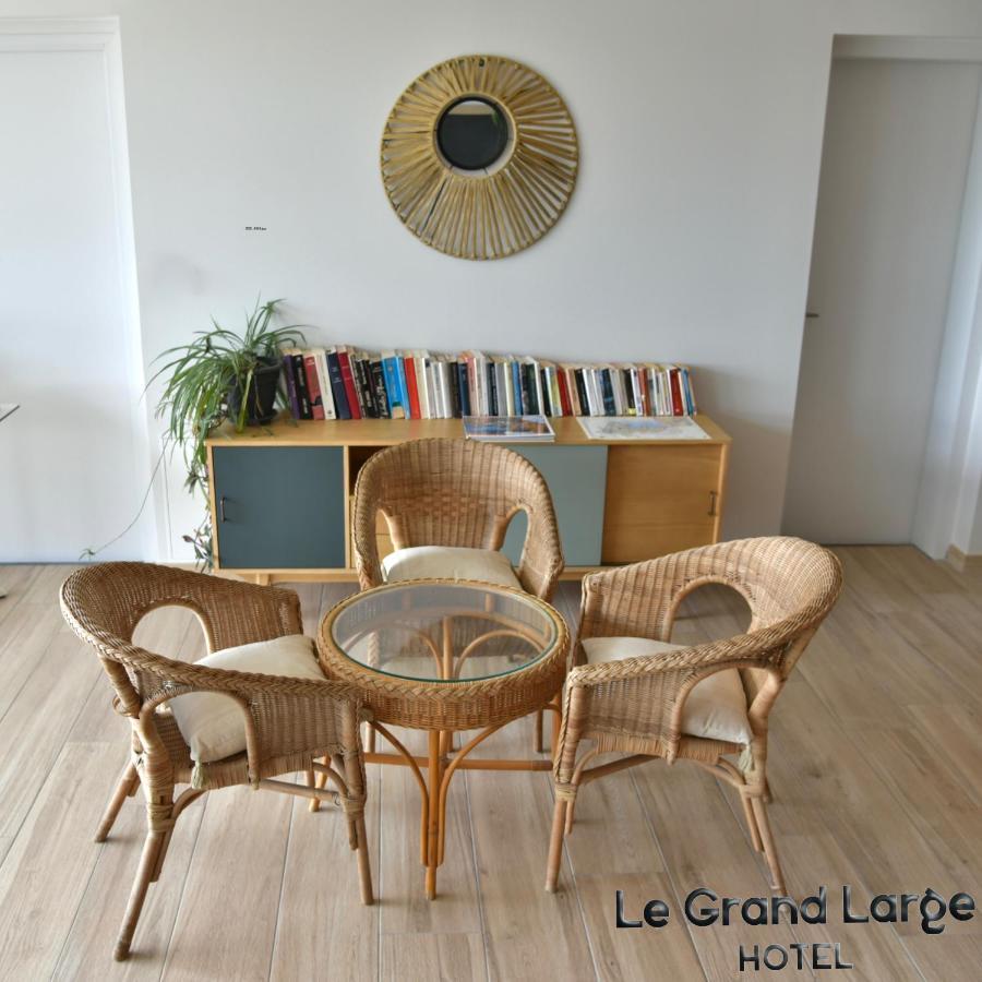 Hotel Le Grand Large Gruissan Bagian luar foto