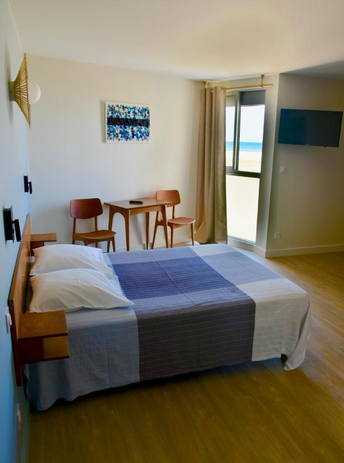 Hotel Le Grand Large Gruissan Bagian luar foto