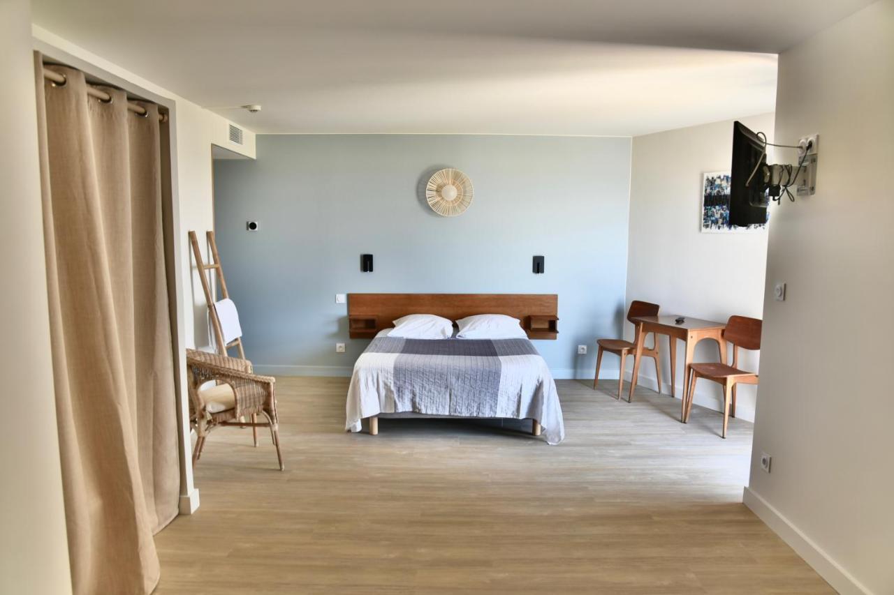 Hotel Le Grand Large Gruissan Bagian luar foto